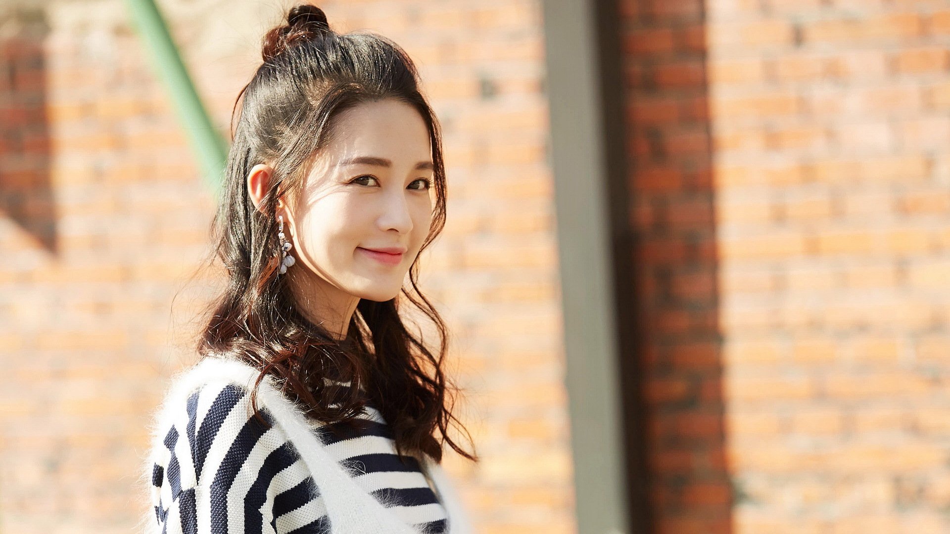 德甲赛季平均观众人数变化，德甲看的人多吗